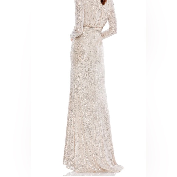 NWT - MAC DUGGAL - SEQUINED LONG SLEEVE GOWN - SIZE 4 - 6370 - Picture 3 of 4